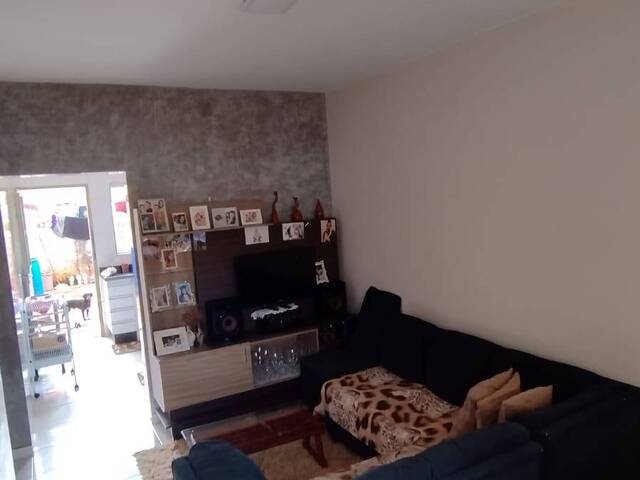 #1074 - Casa para Venda em Águas Lindas de Goiás - GO - 1