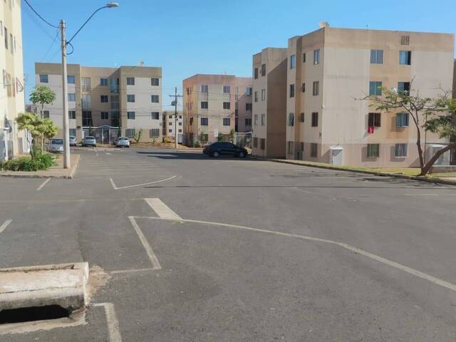 #1446 - Apartamento para Venda em Paranoá - DF